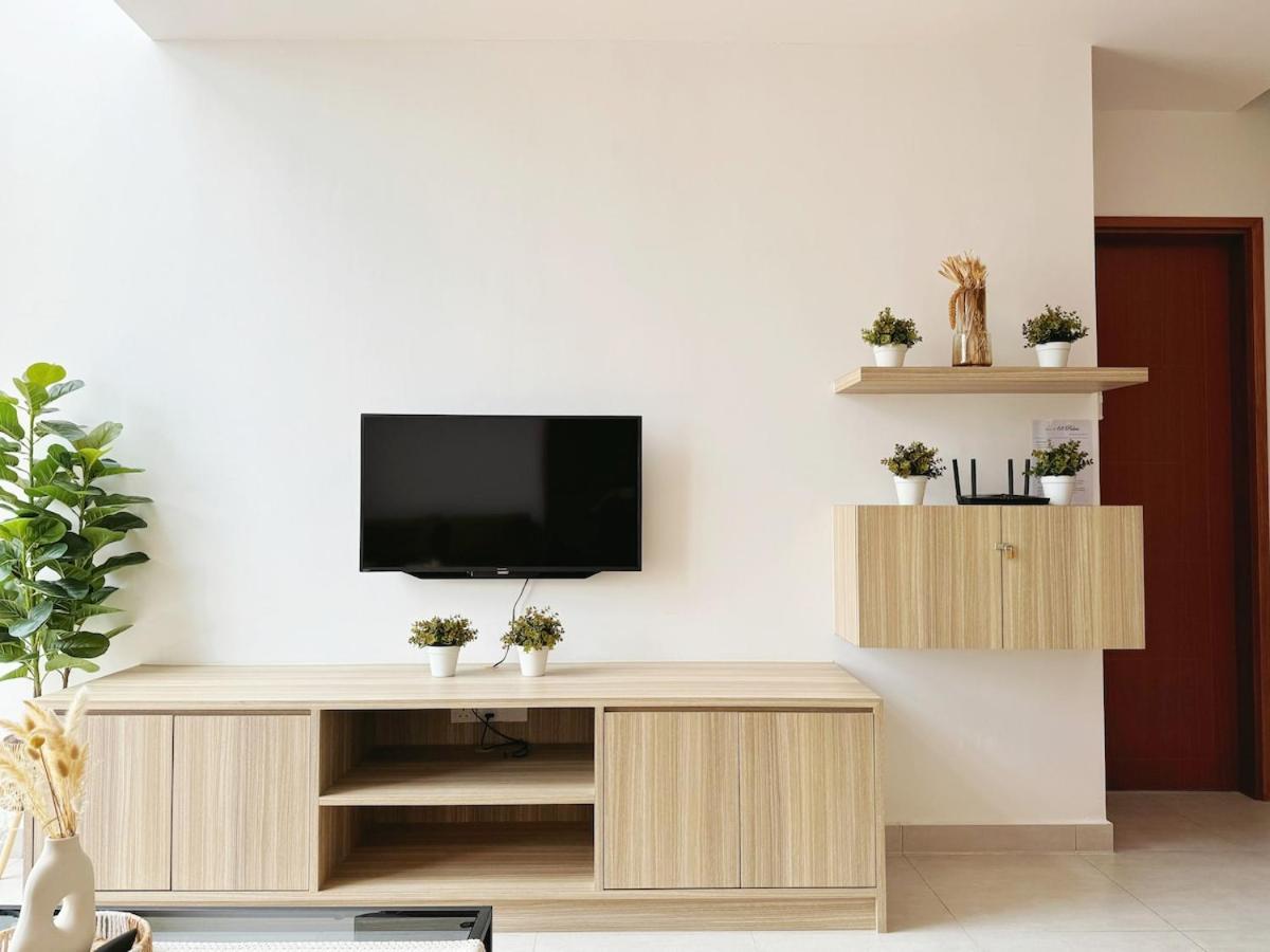 68 Palms 04 L Midvalley L 6 Pax Appartement *